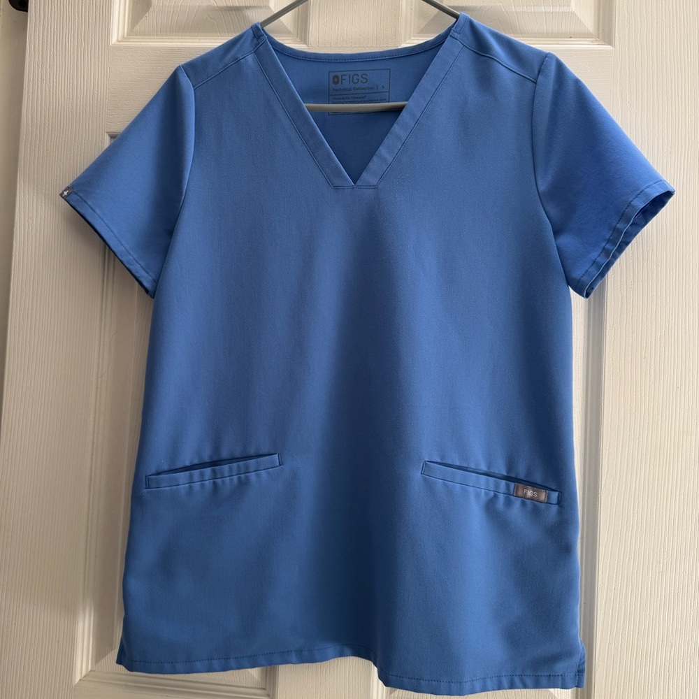 Figs Technical Collection - Casma 3 Pocket Ceil Blue Srub Top | Size Small
